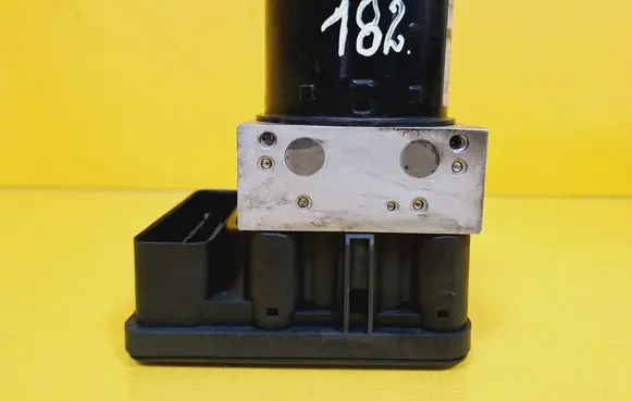 Ford Focus ABS Pump 3M51-2C405-HB 10.0206-0216.4 10.0960-0119.3