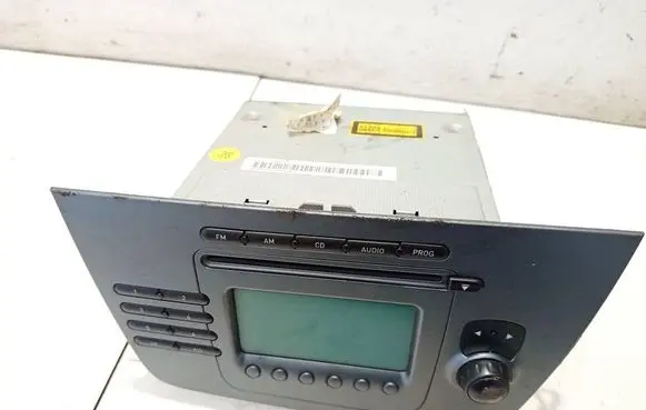 Radio/CD/DVD/GPS head unit