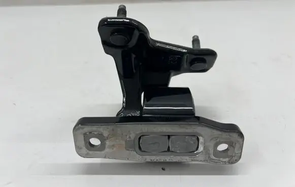 Mercedes-Benz C W205 Front door lower hinge 