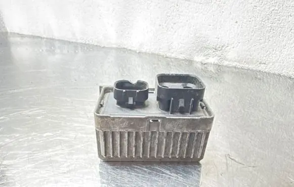 Opel Insignia A Glow plug pre-heat relay 55574293