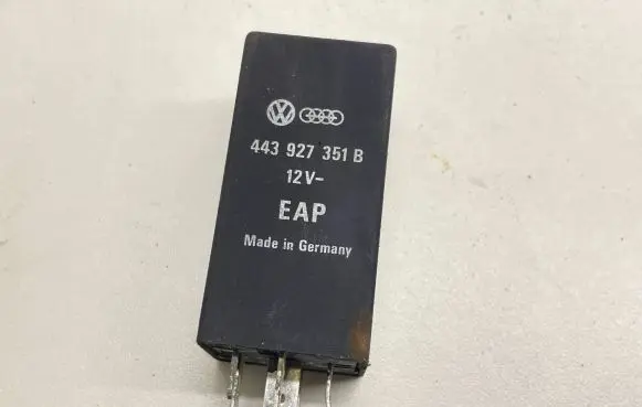 Audi A6 S6 C4 4A Other relay 443927351B