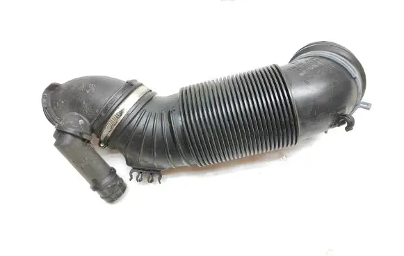 Audi Q3 8U Air intake hose/pipe 5N0129656D
