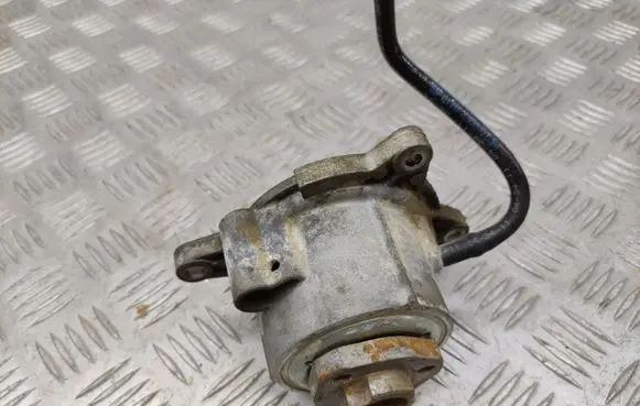 Volkswagen Golf Plus Water pump 03F121004