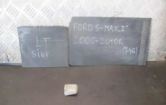 Ford S-MAX Voltmeter 