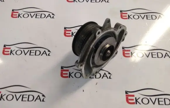 Mercedes-Benz Vito Viano W639 Water pump R6422011110