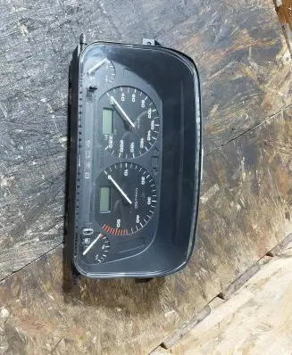 Volkswagen Golf III Speedometer (instrument cluster) 1H6919033BD 6160553028