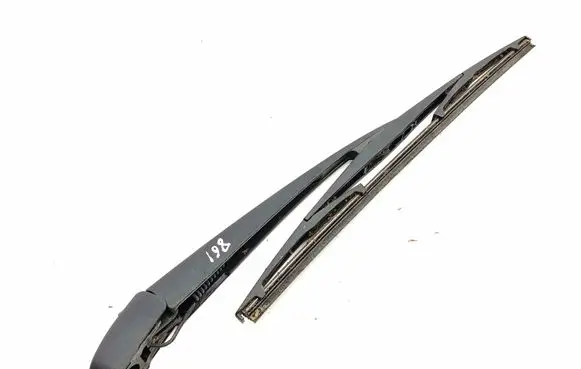 Nissan Leaf II (ZE1) Rear wiper blade arm 