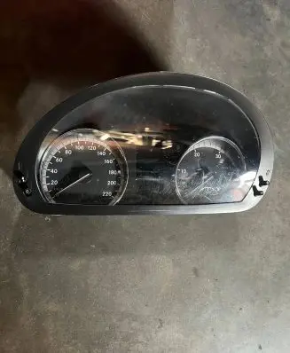 Mercedes-Benz Vito Viano W639 Speedometer (instrument cluster) A6399004101 140571172 260070604