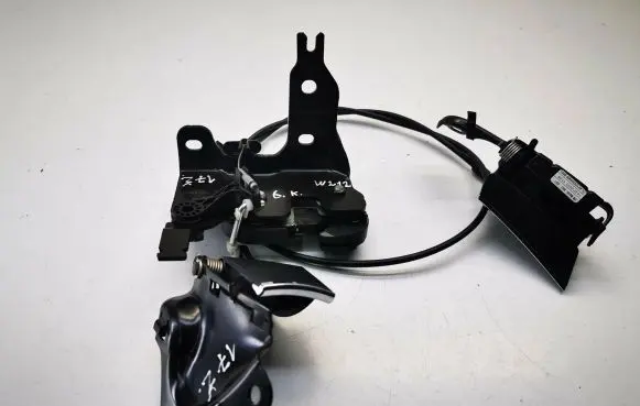 Mercedes-Benz E W212 Seat back rest lock catch A2129200176 A2122909100 A2129209400