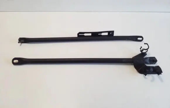 Volvo XC60 Radiator mount bracket 32244779 32244761