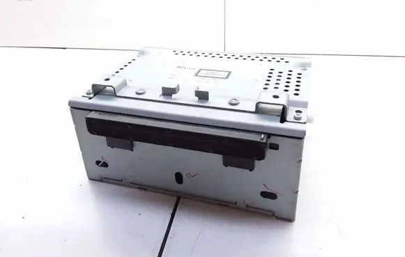 Ford Fiesta Radio/CD/DVD/GPS head unit AA6T18C815AC E1110R035512