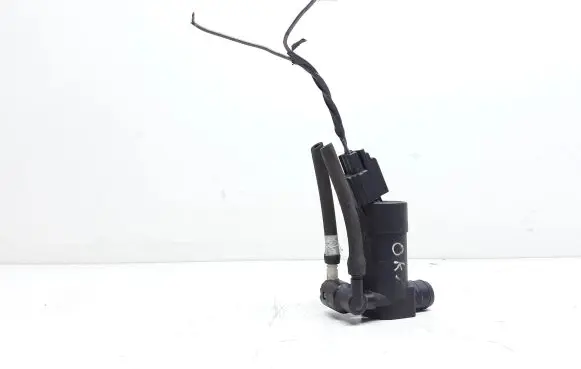 Volvo V70 Windscreen/windshield washer pump