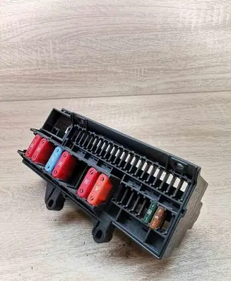 BMW 7 E65 E66 Fuse module 6900582