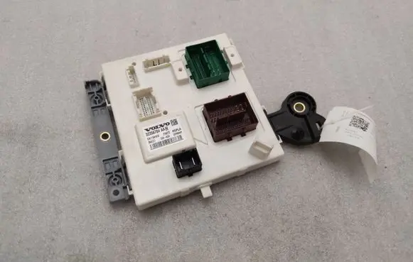 Volvo S90, V90 Comfort/convenience module 32356704AAH 32356704AA 32356704