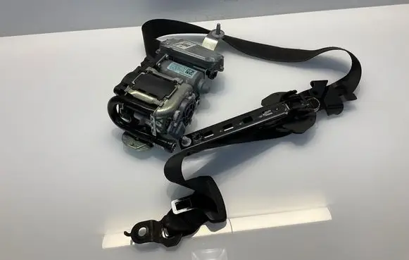 Mercedes-Benz E W212 Front seatbelt A2128606685 2128606685