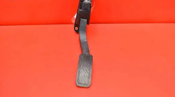 Ford Fiesta Accelerator throttle pedal 8V21-9F836-AB