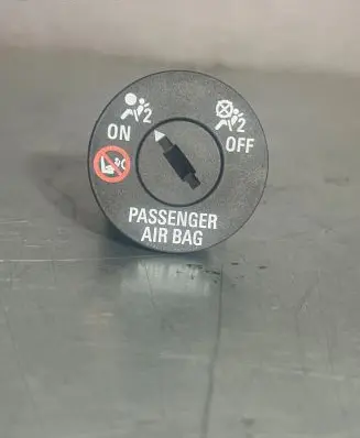 Passenger airbag on/off switch