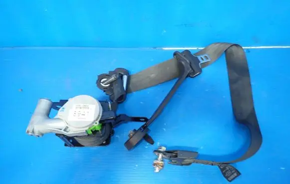 Hyundai Veloster Front seatbelt 88820-2v210