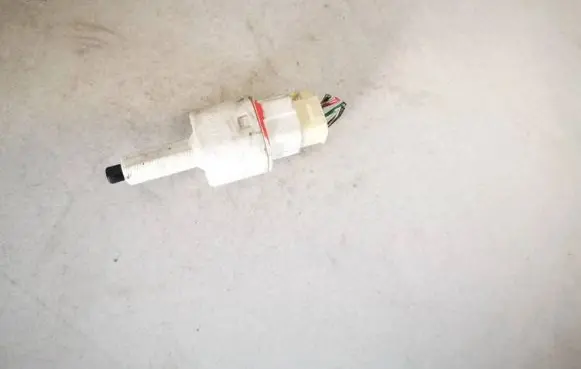 Toyota Avensis T250 Brake pedal sensor switch