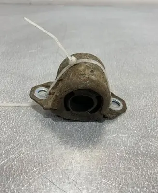 Subaru XV Sway bar bush bracket, front 