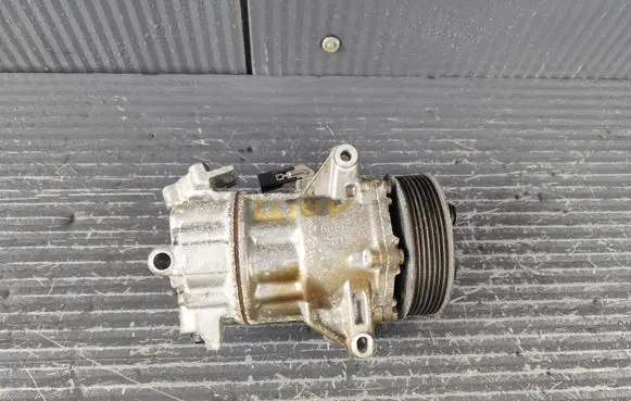 Renault Clio V Air conditioning (A/C) compressor (pump) 926005450R