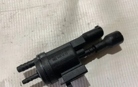Mercedes-Benz Sprinter W906 Valve vacuum a0025401497 0025401497
