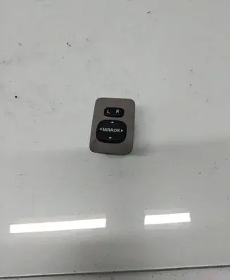 Toyota Camry Wing mirror switch 183574 76D176