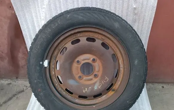 Ford Fiesta R14 spare wheel N048 190411