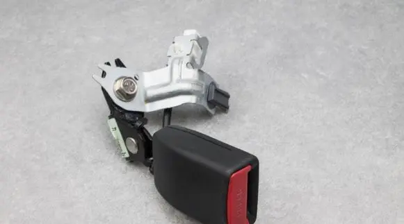 Mazda 6 Rear seatbelt buckle