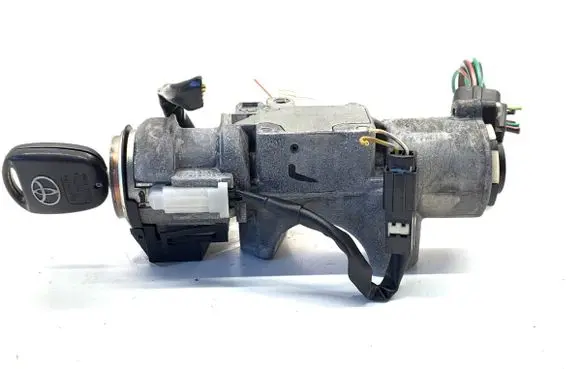 Toyota Avensis T250 Ignition lock 736661A