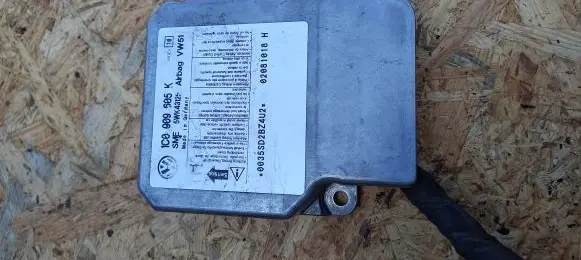 Volkswagen Polo IV 9N3 Airbag deployment crash/impact sensor