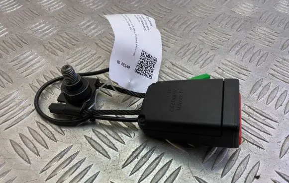 Volvo XC90 Rear seatbelt buckle 31369301