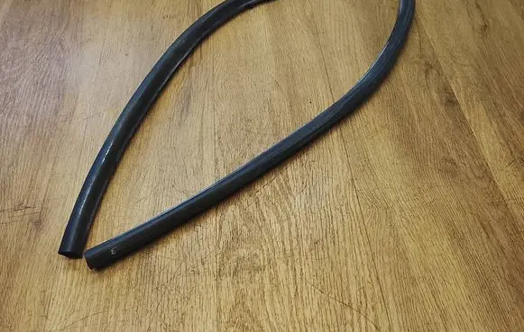 BMW X3 G01 Engine compartment rubber 7397485