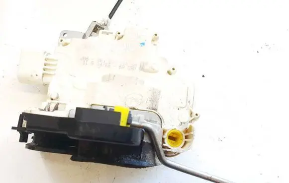 Audi A4 S4 B7 8E 8H Front door lock 8e1837015aa