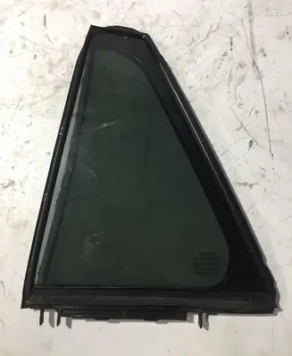 Toyota Avensis T270 Rear vent window glass 43R006723