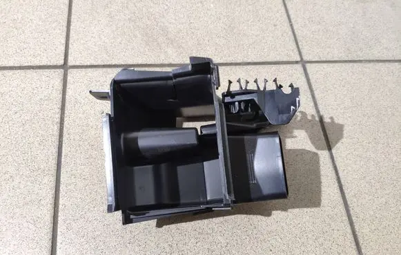 Peugeot 208 II Cabin air duct channel 9811133380