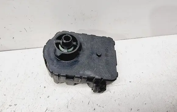 Headlight level adjustment motor