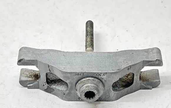 Volkswagen Transporter - Caravelle T5 Fuel Injector clamp holder 03L216 V300