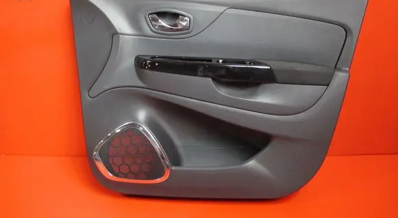 Renault Captur Front door card panel trim