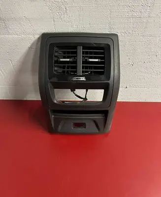Rear air vent grill