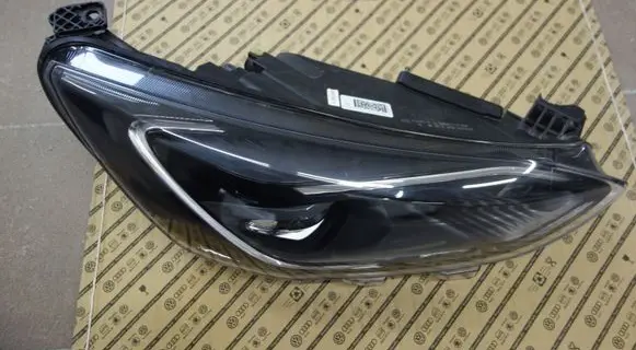 Ford Focus Headlight/headlamp JX7B13E016CE