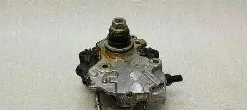Mercedes-Benz C W205 Mechanical fuel pump A6510703301