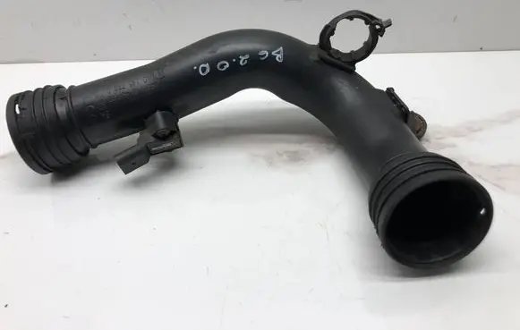Volkswagen PASSAT B6 Intercooler hose/pipe 1K0145770D 1K0145762AD