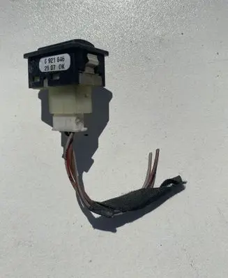 Tailgate opening switch