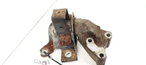 Fiat Doblo Engine mount bracket