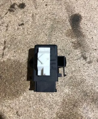 Volkswagen Jetta V Seat heating relay 1Z0959772B