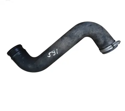 Coolant pipe/hose