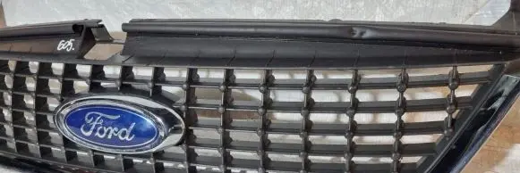 Ford Mondeo MK IV Front bumper upper radiator grill