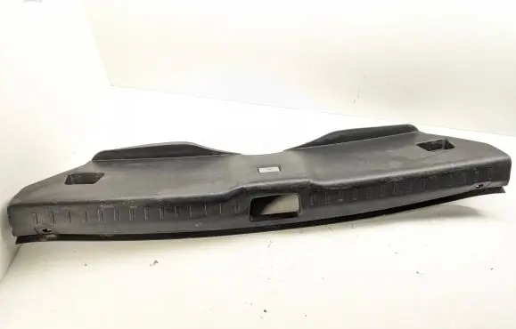 Trunk/boot sill cover protection