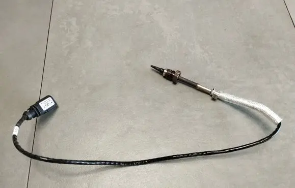 Volkswagen Tiguan Exhaust gas temperature sensor 05L906088AM